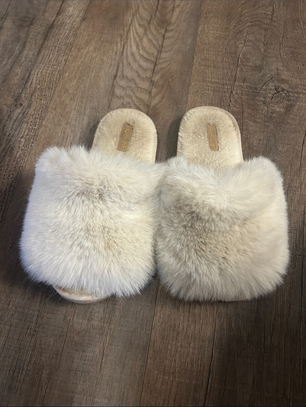 Woman’s slippers